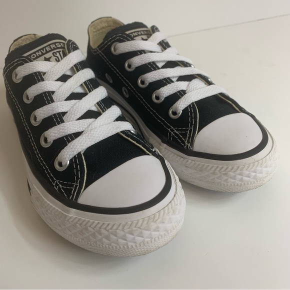 Converse Youth Chuck Taylor All Star Low Top Size 12 Like New - Picture 1 of 9